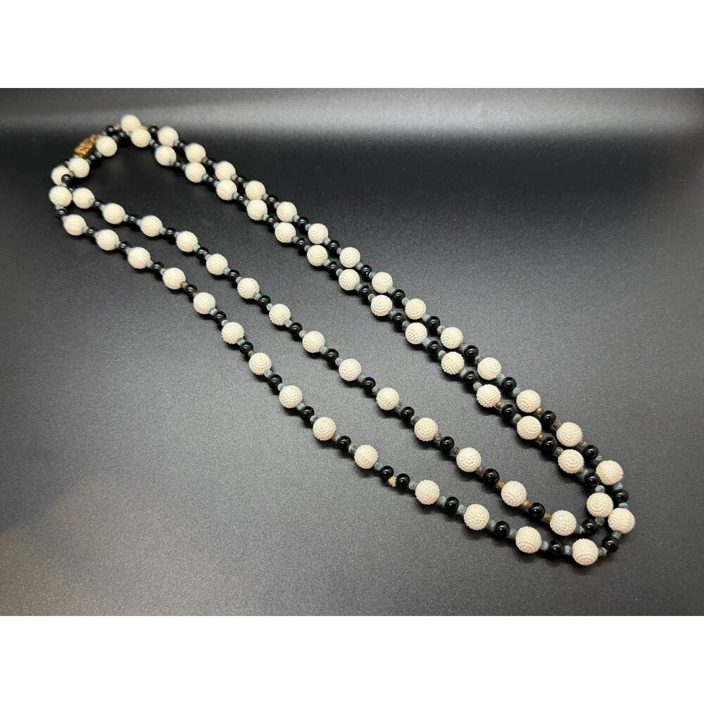 Nice Vintage Necklace large white textured spherical beads